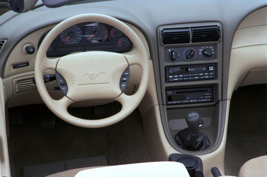  Ford Mustang 1999 года  (фото 7 из 60)